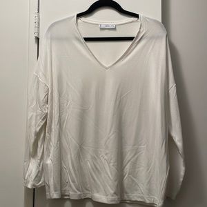 Loose fit vneck top